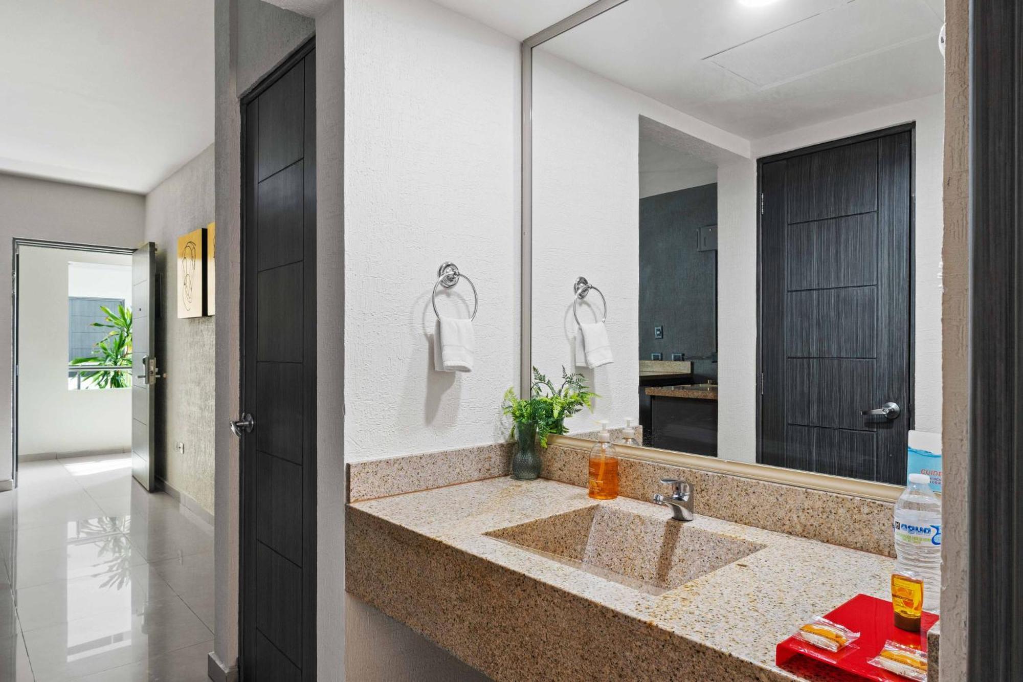 Homesuites Zaragoza Culiacán Dış mekan fotoğraf